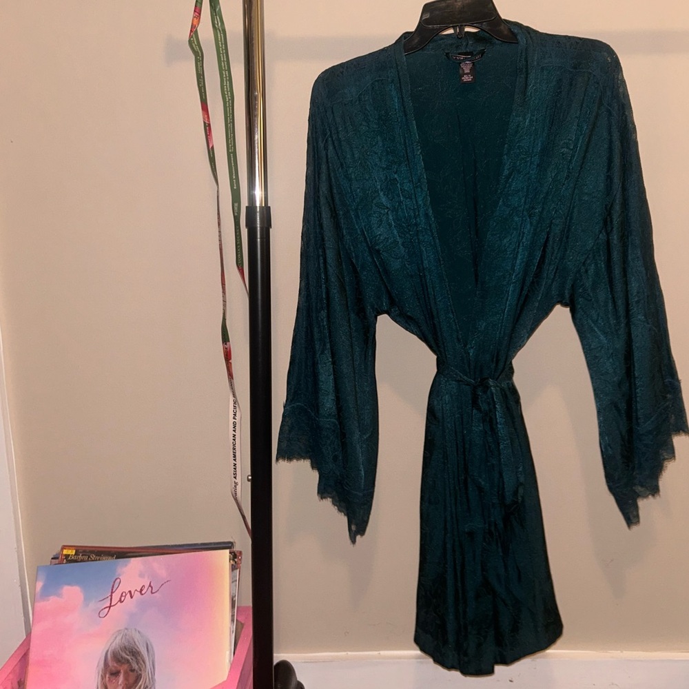Victoria’s Secret Kimono Lace Robe